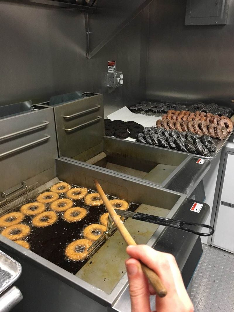 Tiny Trailer, Serious Fryer Skills