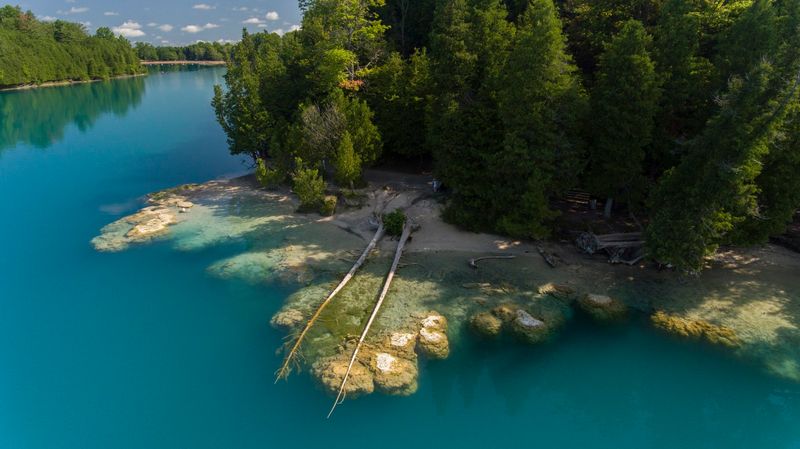 Golfers Get A Course With Lake Views