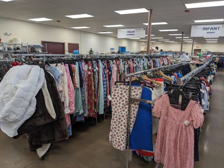 7 Goodwill Shelves Across Mississippi Hide Halloween Costumes For Less Than A Store-Bought Mask
