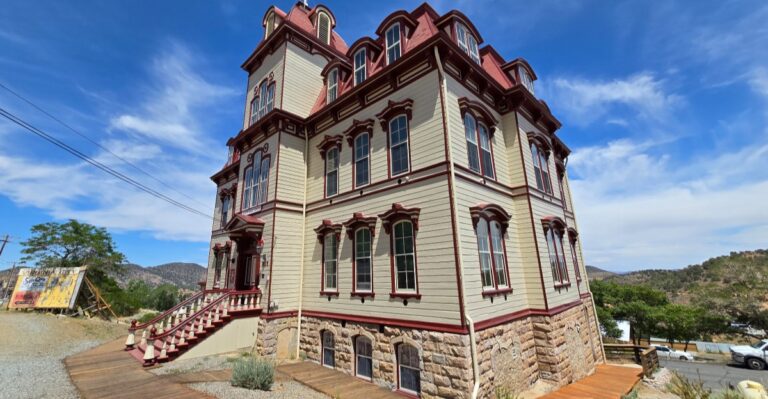 Built In 1876, This Nevada School Still Has Its Original Desks Waiting For Kids