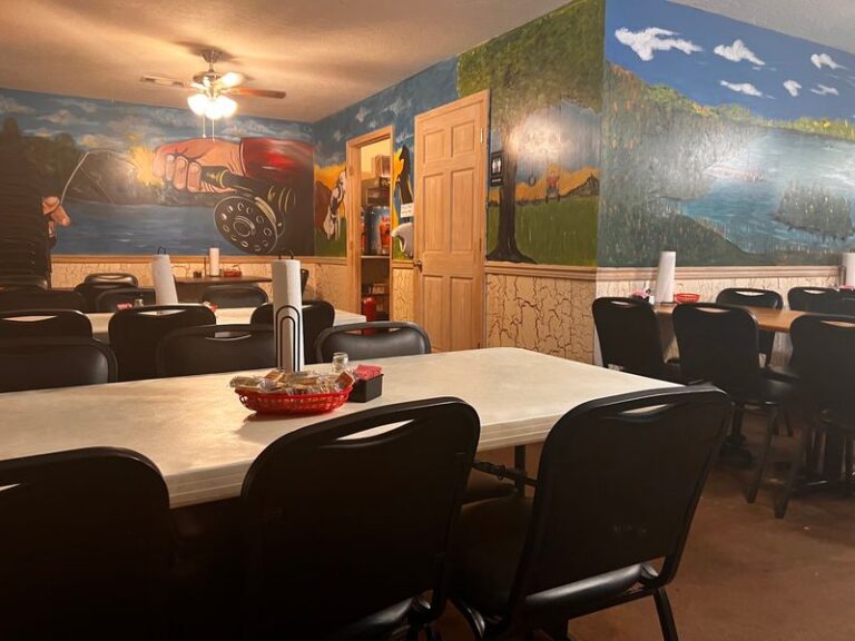 This Hole-In-The-Wall Country Fish House In Small-Town Mississippi Is Worth The Drive For Fried Catfish
