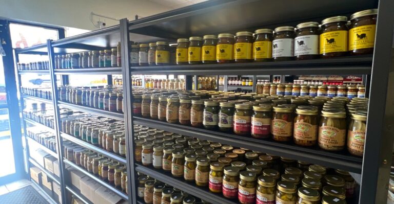 This Nevada Market Brings A Taste Of Amish Country To The Desert With Old-Fashioned Treats