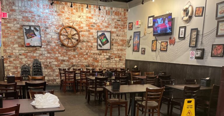 This Nevada Restaurant Serves Giant Seafood Boils Loaded With Crab Legs And Shrimp