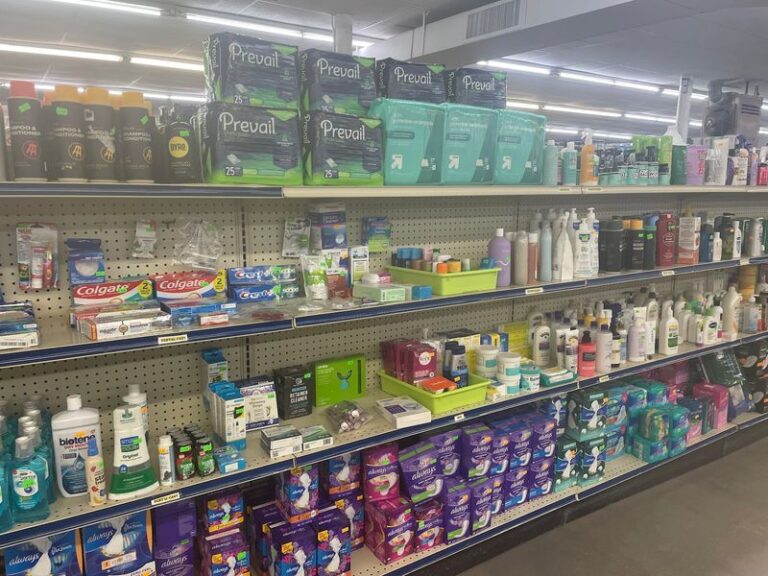 Ohio Shoppers Say This Salvage Store Packs Grocery Deals, Housewares, And Even A Furniture Department