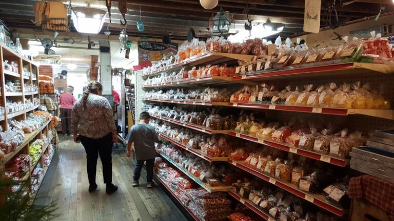 This Amish Country Ohio General Store Is A Road-Trip Stop With Fry Pies And Old-Time Toys