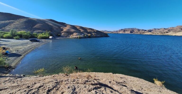 9 Lesser-Known Nevada Trails That Lead To Secluded Beaches Perfect For A Fall Escape
