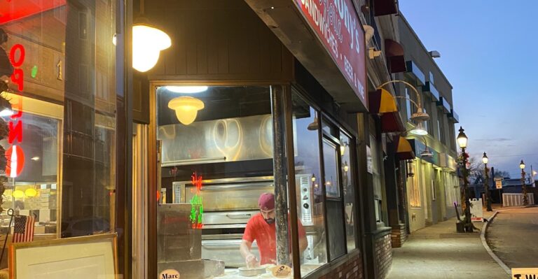 This Massachusetts Pizzeria In A Tiny Seaside Village Has People Coming Back For Another Pie