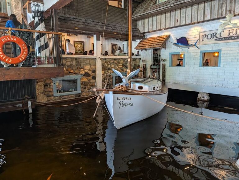 This Illinois Riverfront Restaurant Serves An All-You-Can-Eat Brunch Of Seriously Good Seafood