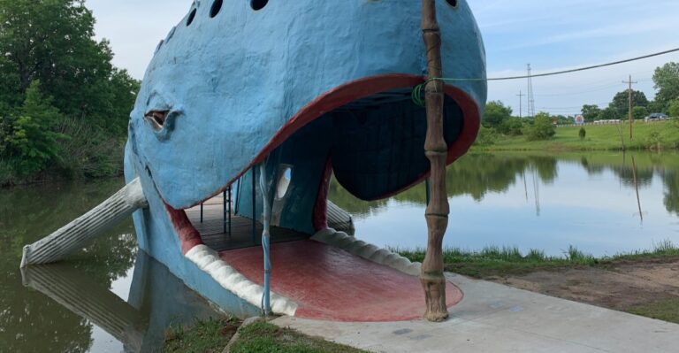 An 80 Foot Blue Whale Has Been Smiling Over A Route 66 Pond In Oklahoma Since 1972