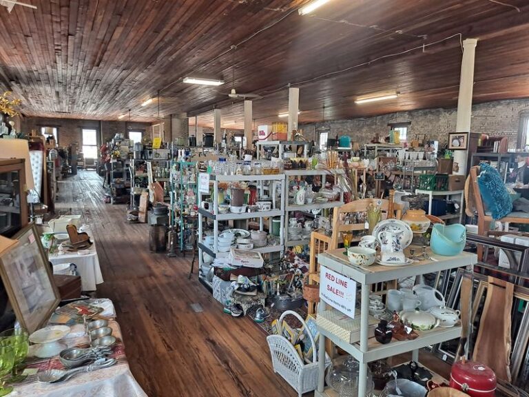This Old Cotton Mill In Wesson, Mississippi Is Now 15,000 Square Feet Of Antique Booths You’ll Browse For Hours