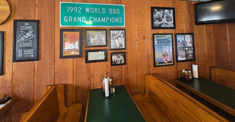 Pulled Pork Piled Higher Than The Bun Keeps Locals Coming Back To This Illinois Smokehouse