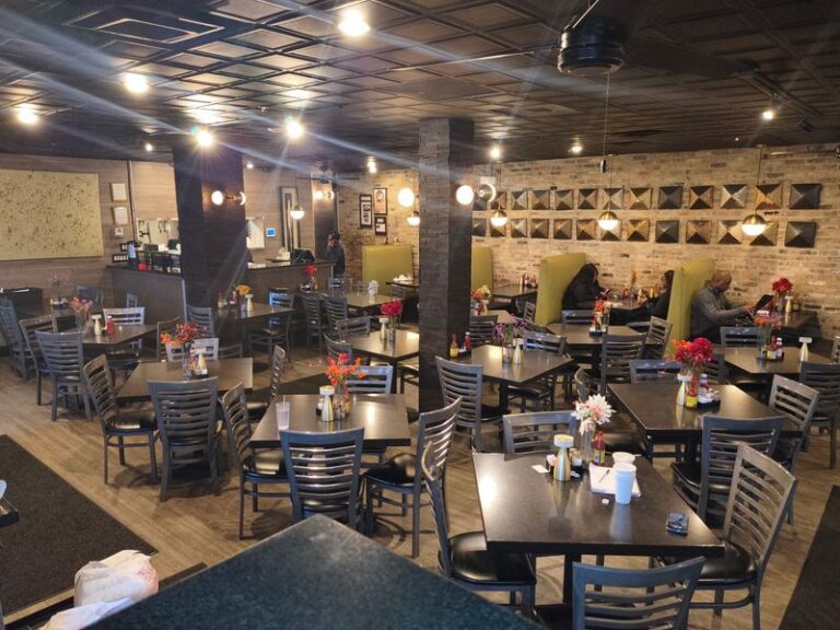 We Ranked The Best Fried Chicken In Illinois And These 7 Spots Made The List