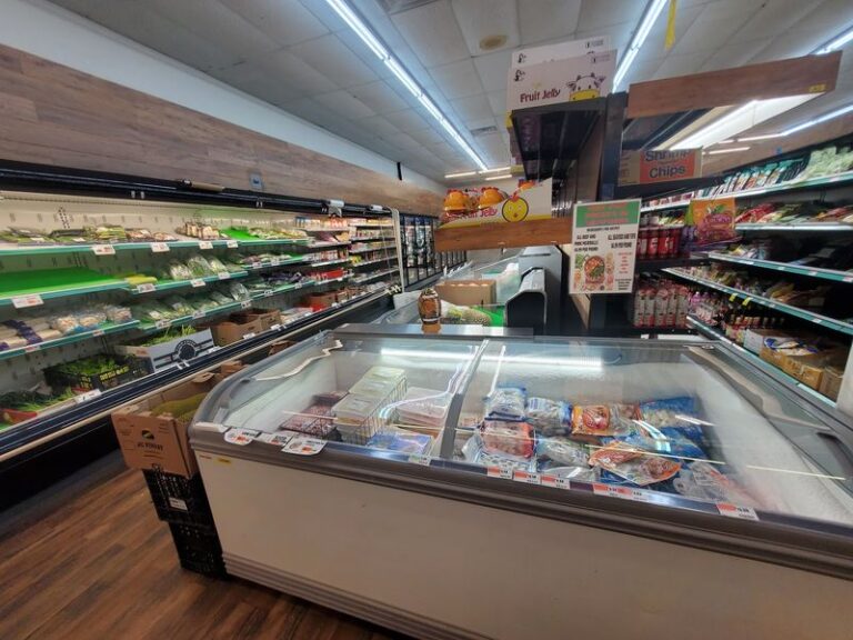 Mississippi Has An Asian Grocery Packed With Fresh Seafood, Boba Tea, And Viral Fruit Ice Cream