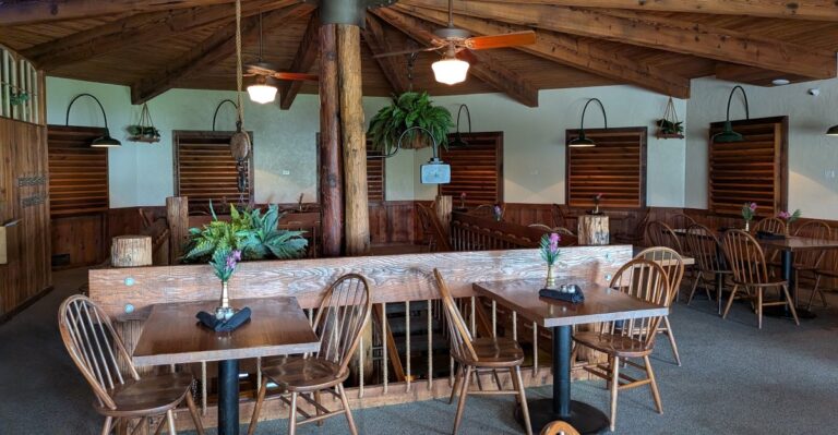 This Illinois Waterfront Restaurant Is Known For Oysters And Clam Chowder With River Views