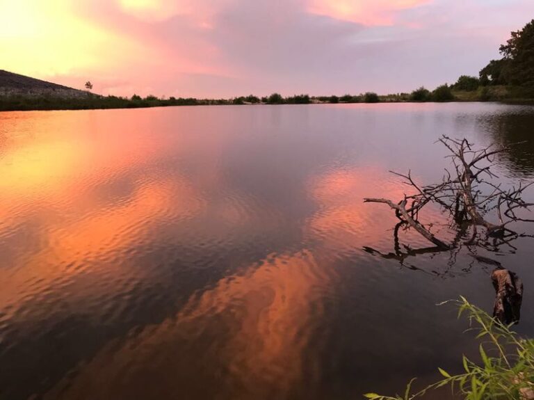 This Enormous Mississippi Lake Was Built Over A Town Destroyed By A Tornado