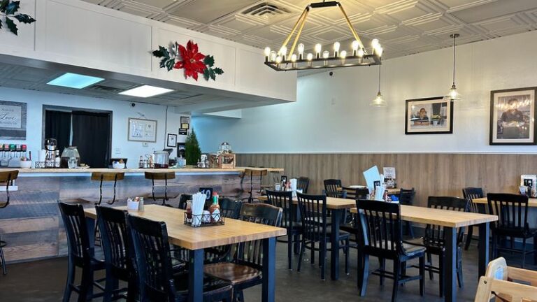 13 Nevada Restaurants Where Families Show Up Hungry And Leave Planning A Return Trip