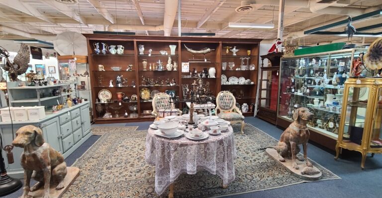 This Nevada Vintage Mall Packs 25,000 Square Feet Of Dealer Booths Under One Roof For Hours Of Digging