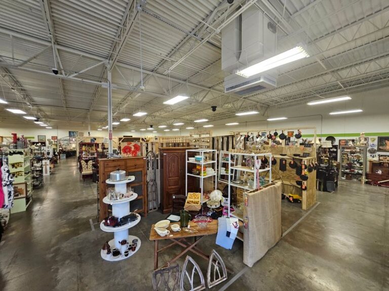 Mississippi’s Biggest Antique Mall Packs So Many Booths Into Tupelo That Lunch Gets Skipped