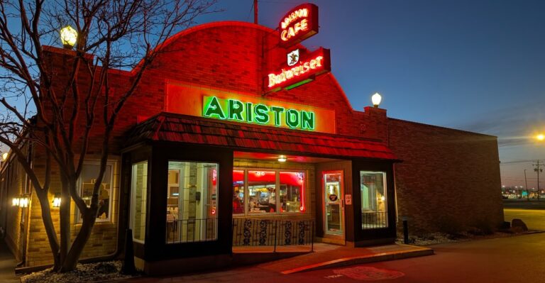 Mile-High Meringue Pies Have Drawn Route 66 Travelers To This Illinois Restaurant For Decades