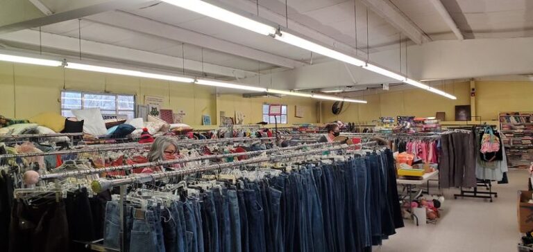 The 8 Mississippi Thrift Stores Where $40 Fills Your Shopping Bags Before Christmas